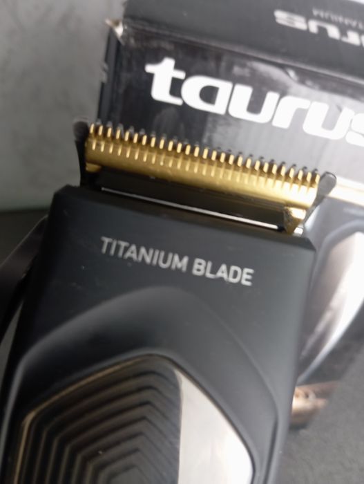 Машинка за подстригване Taurus titanium avant