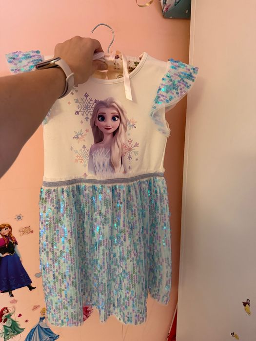 Детска рокля Елза Frozen с пайети, бяла рокля с пайети, лилава рокля с пайети-всяка рокля по 11Евро. Може и заедно, може и отделно.