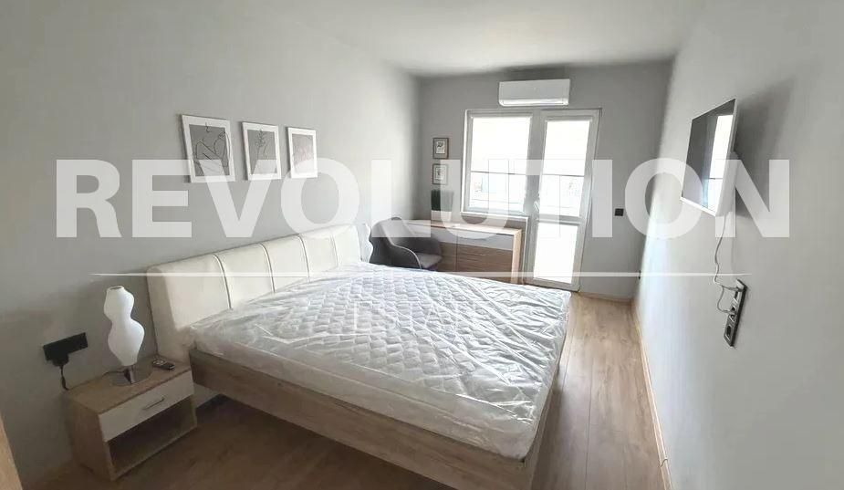 Дава се под наем Двустаен апартамент в Варна, Цветен квартал - 65 кв.м за 700 € - Снимка #6