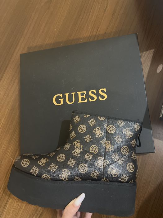 Ugg guess ultra mini nr 39