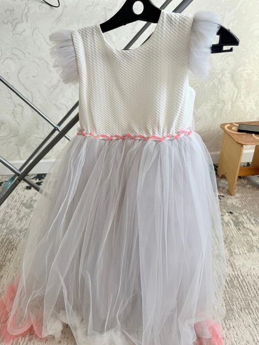 Продам.    платье.