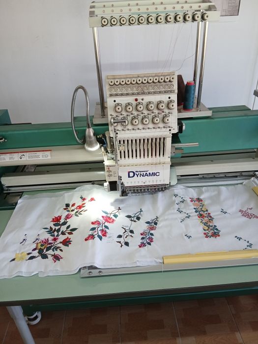 Masina de brodat semi insdustriala