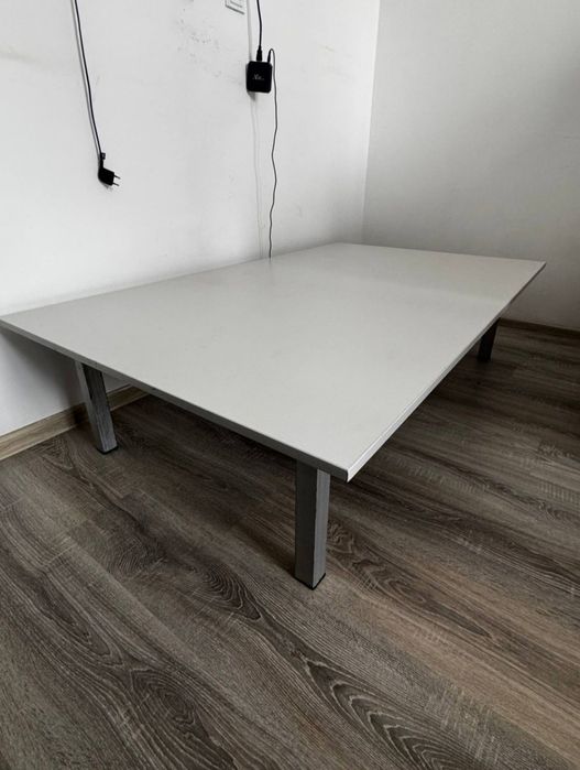 Продается стол хантахта