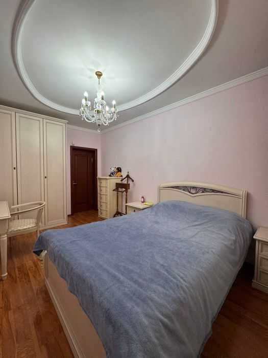 метро Айбек  3+2/8/9  две квартиры  160м²