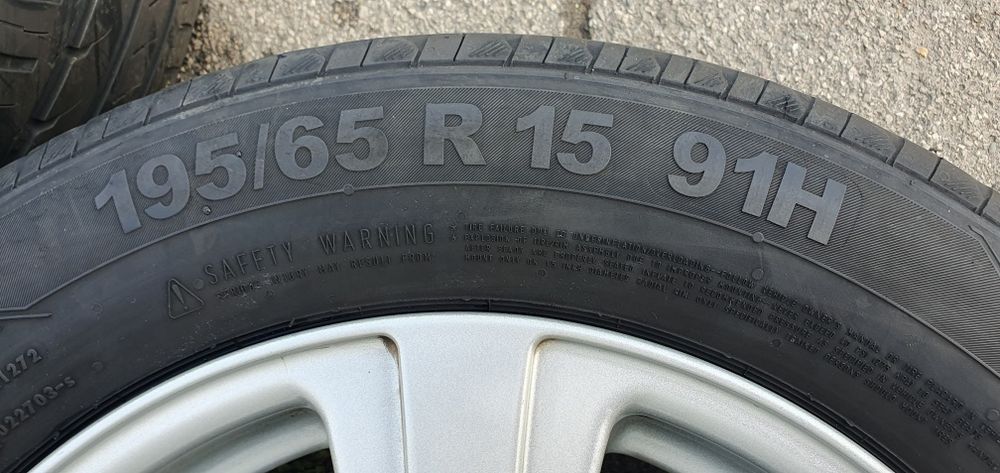 Гуми с ляти джанти 195х65х15WV AUDI