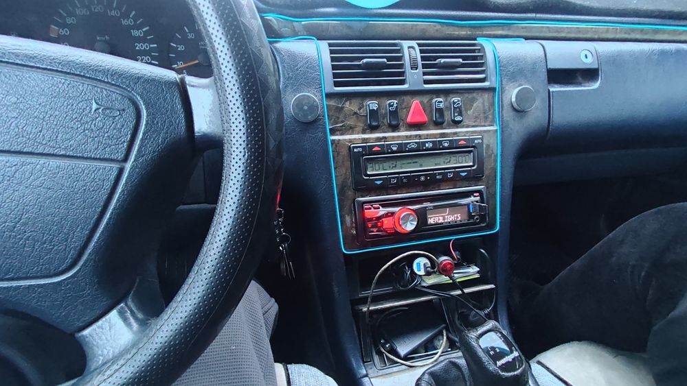 Продам Мерседес Е200 Авангард.