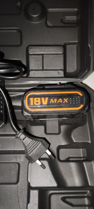 Зарядка и батарея от шуруповерта pit