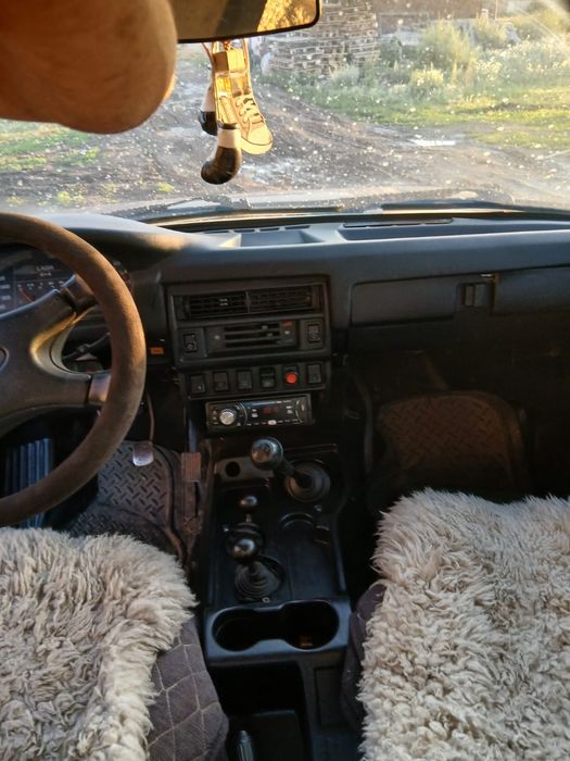 Продам ниву. Торг у капота.