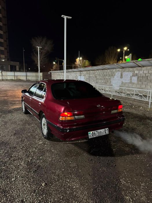 Продам машину Nissan.