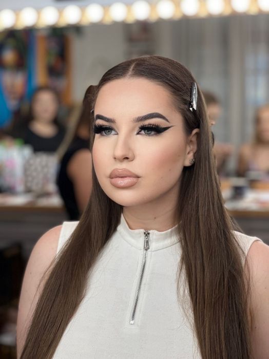 MUA(Make-up Artist Profesional) cu diplomă acreditată