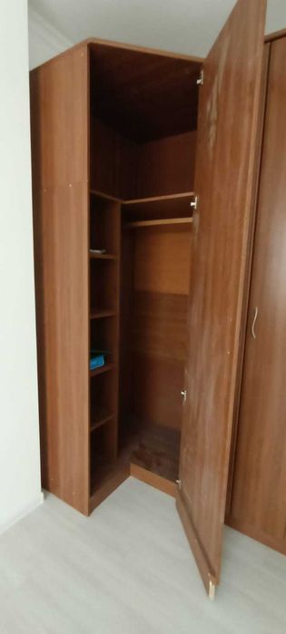 Шкаф угловой сзеркалом