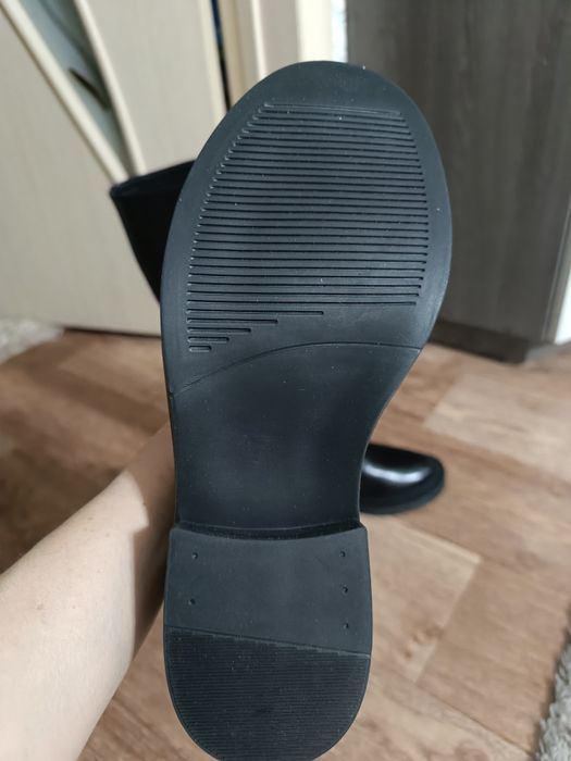 Продаю женские сапоги