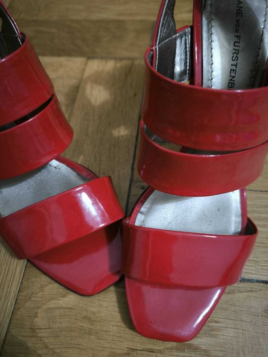 DIANE VON FURSTENBERG designer brand sandale lac 37 stare excelentă!