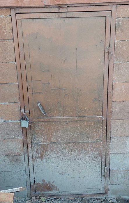 Металлическая дверь, облегченная