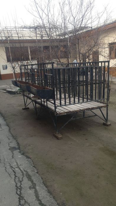 Yaxshi holatda kantiner materialdan tayyorlangan  toʻrt honali baquvva