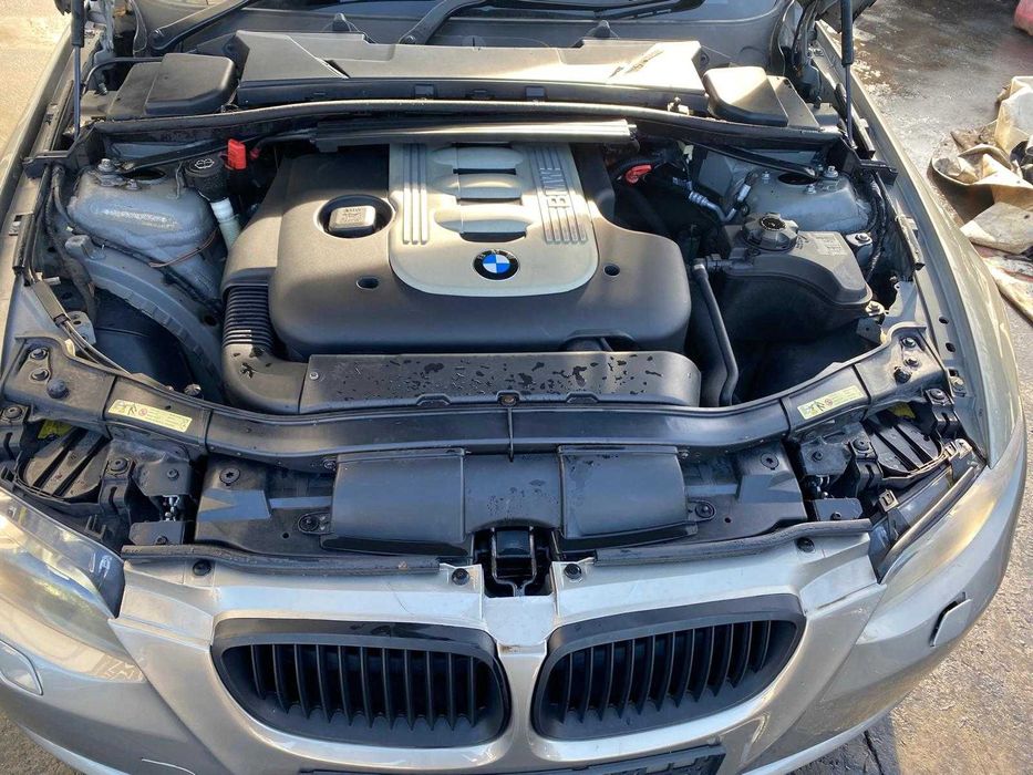 Dezmembrez bmw 330d e92 manual/seria 3/bara e92/capota/far e92/m57/