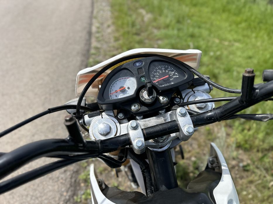 Продам эндуро мотоцикл 250куб