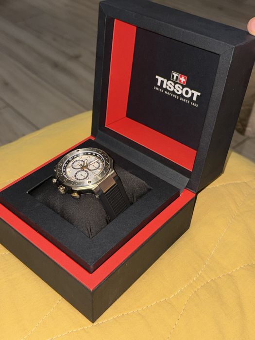 Часы от компании tissot