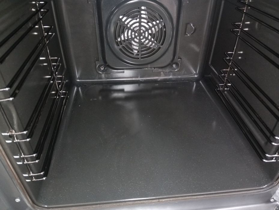 Свободно стояща печка с керамичен плот Gram  с 2 години Гаранция!