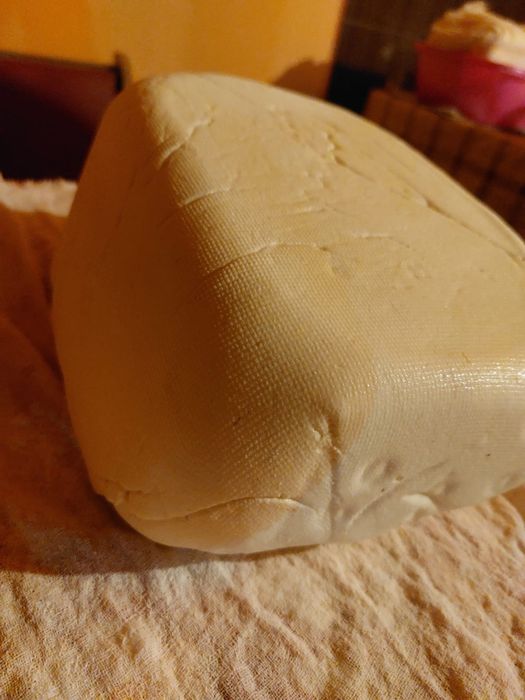 Vând telemea de vacă proaspătă/sărată