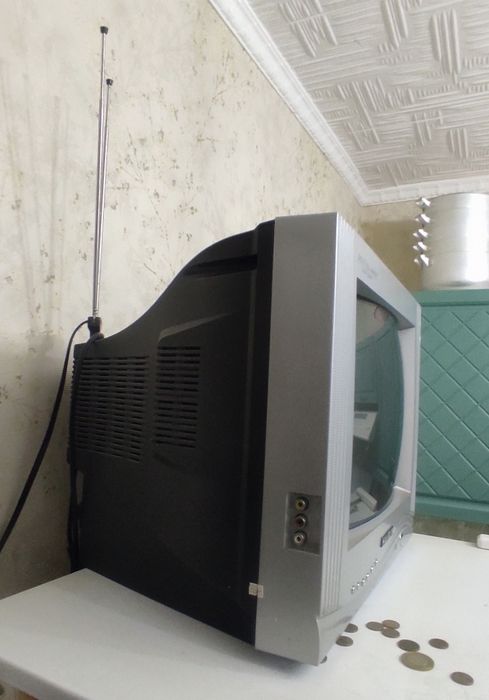 Продам телевизор
