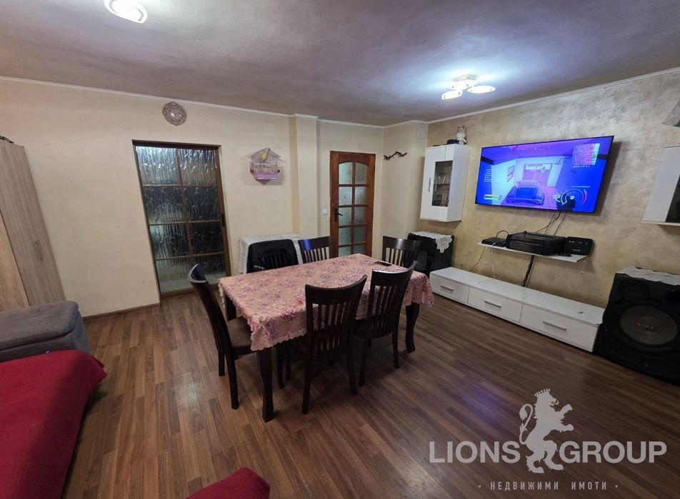 Продава се Двустаен апартамент в Варна, Колхозен пазар - 85 кв.м за 1818 €/кв.м - Снимка #2