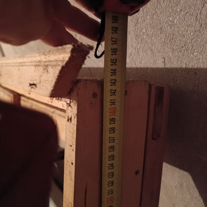 Прозорец нов не е монтирван никога.