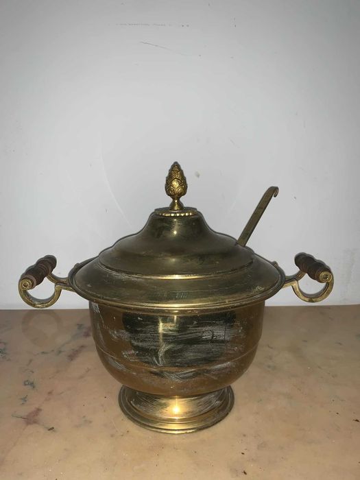 Vas din alama cu ornament bronz