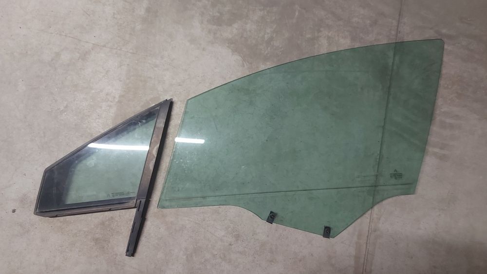 Стъкла за предна, лява врата на Citroen C4