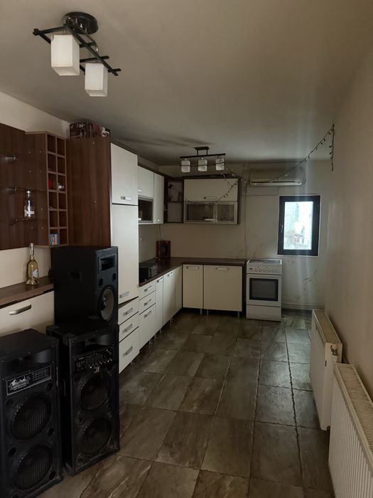 – Proprietate industrială/comercială cu locuință, teren 2.180 mp Ceacu