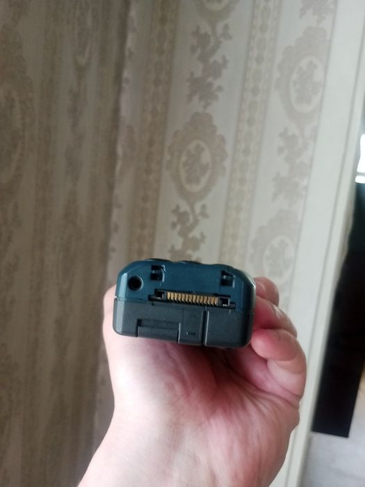 Спутниковый телефон Thuraya Hughes 7100. Для коллекции.