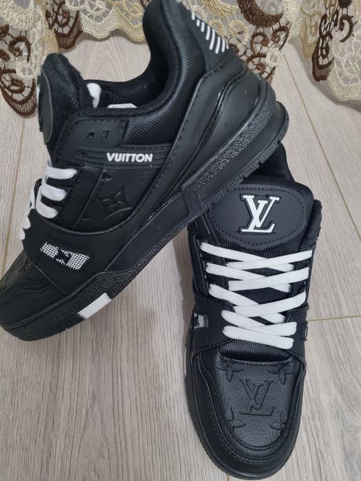 adidasi lv trainer