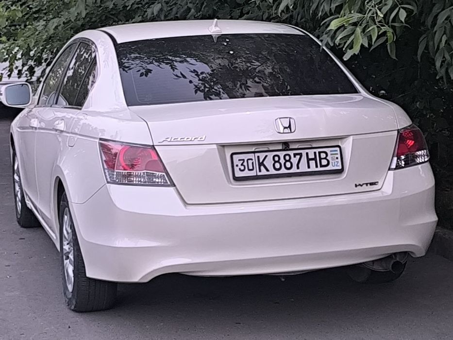 Автомобиль Хонда Аккорд