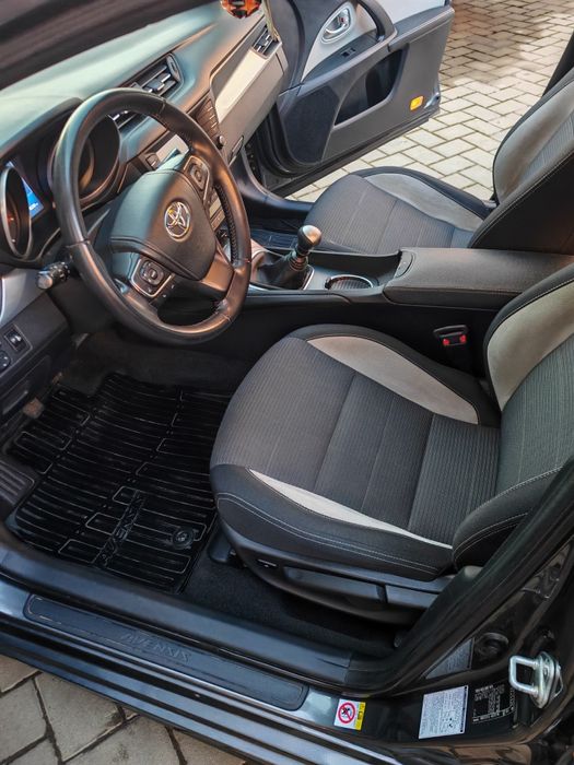 Vind Toyota avensis
