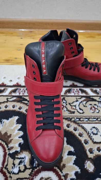 Красные сникерсы, женские Prada (оригинал)