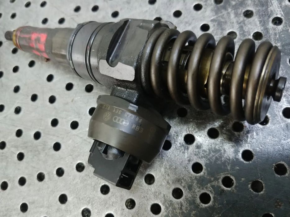 injector 2.0 tdi bmm bmp  audi a3 8p vw passat b6 golf 5 touran skoda octavia 2 seat leon 038130073bq