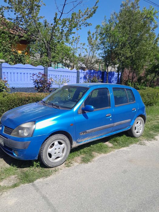 Vând Renault, pret negociabil