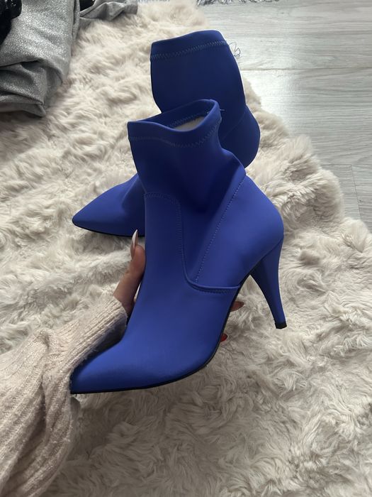 Официални обувки с ток