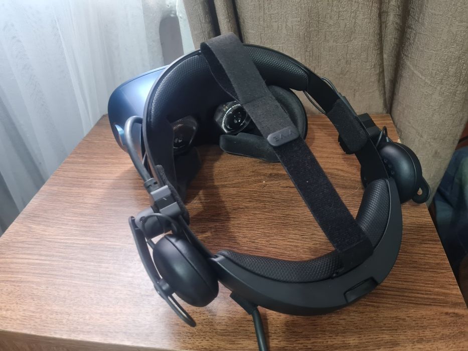 VR шлем HTC vive cosmos