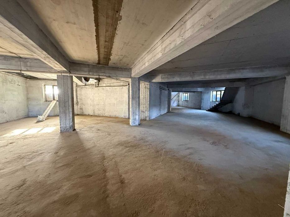 Продается помещения 600м2 на Чиланзаре Ц квартал SH83