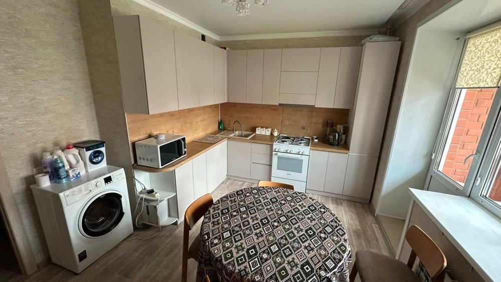 продам квартиру 2хком. мкр.Аэропорт