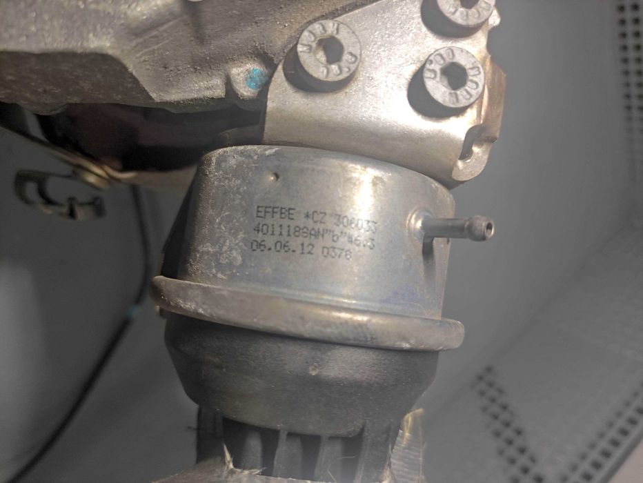 Turbo volkswagen vw passat b7 2.0 TDI 140 cp CFFB 03l253056g