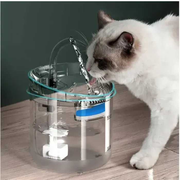 Фонтан за вода за котки и кучета с капацитет 2L