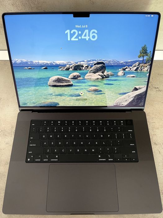 НАЛИЧЕН Apple MacBook Pro 16” M4 Max • 16-core CPU / 40-core GPU • 64GB Unified Memory • 1TB SSD С ГАРАНЦИЯ