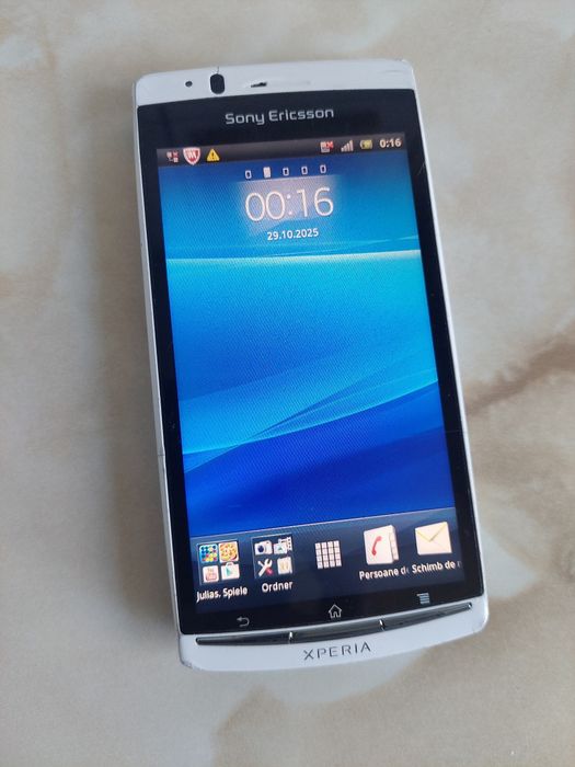 Vând Sony Ericsson Xperia Arc S (LT18i) White/Alb (codat) //poze reale