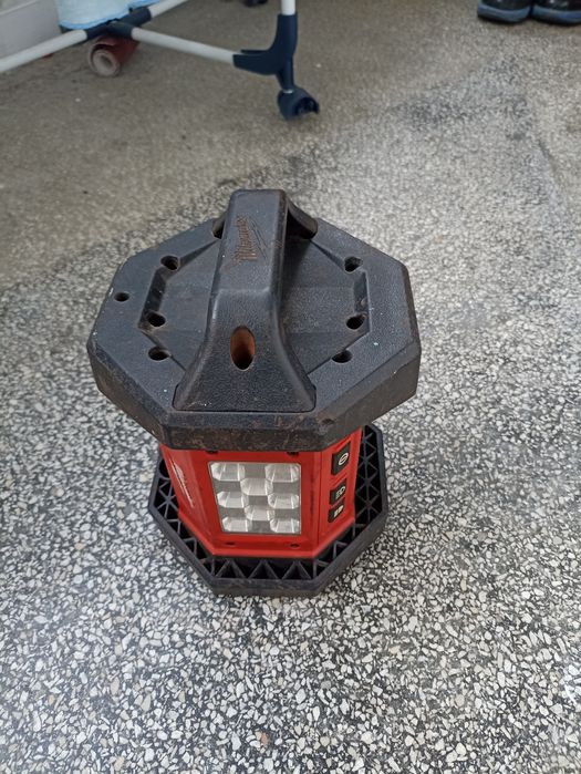 Lampa de lucru Milwaukee