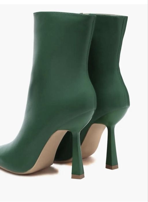 Ботильоны зеленые, новые.