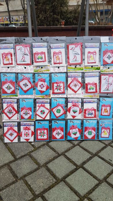 Мартеници бродирани