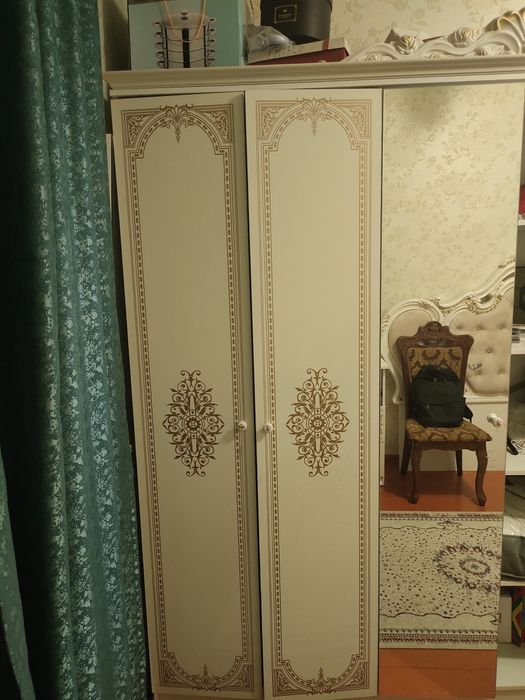 Шкаф, кравать, тумбочка