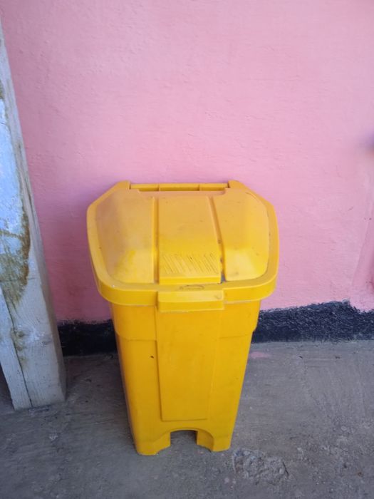 Срочно продам мусорный контейнер.